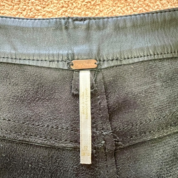 Free People Women's Vegan Black Leather Straight Leg Pants Size 12 - Picture 5 of 6